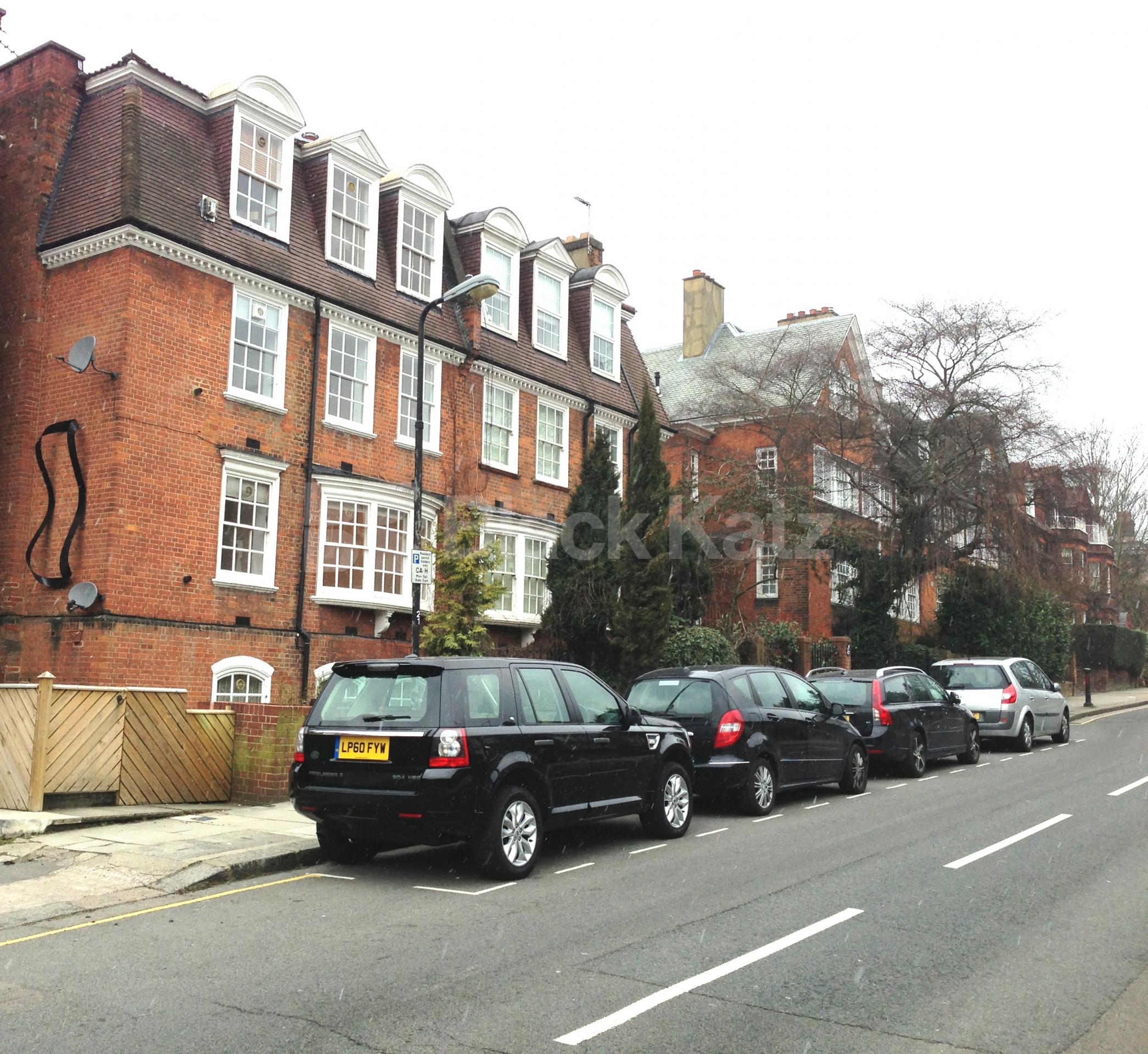 			NEW INSTRUCTION!, 3 Bedroom, 1 bath, 1 reception Flat			 Frognal, HAMPSTEAD-FROGNAL NW3