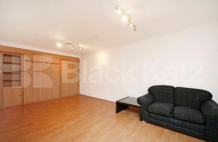 			NEW INSTRUCTION!, Studio Apartment, 1 bath, 1 reception Studio			 Cumberland Terrace Mews, REGENTS PARK 