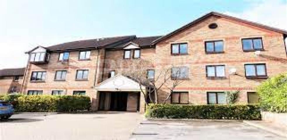 			NEW INSTRUCTION!, 2 Bedroom, 1 bath, 1 reception Flat			 Deanery Close, EAST FINCHLEY  