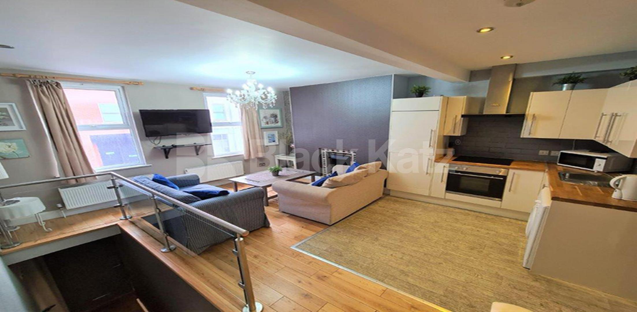 Spacious two bed mins to Camden Tube, Market and Regents Park Inverness Street, Camden