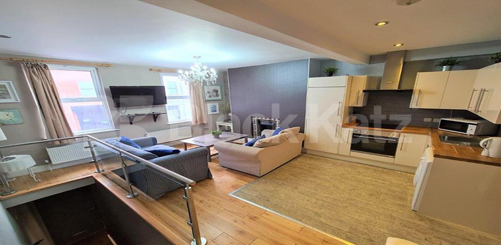 Spacious two bed mins to Camden Tube, Market and Regents Park Inverness Street, Camden