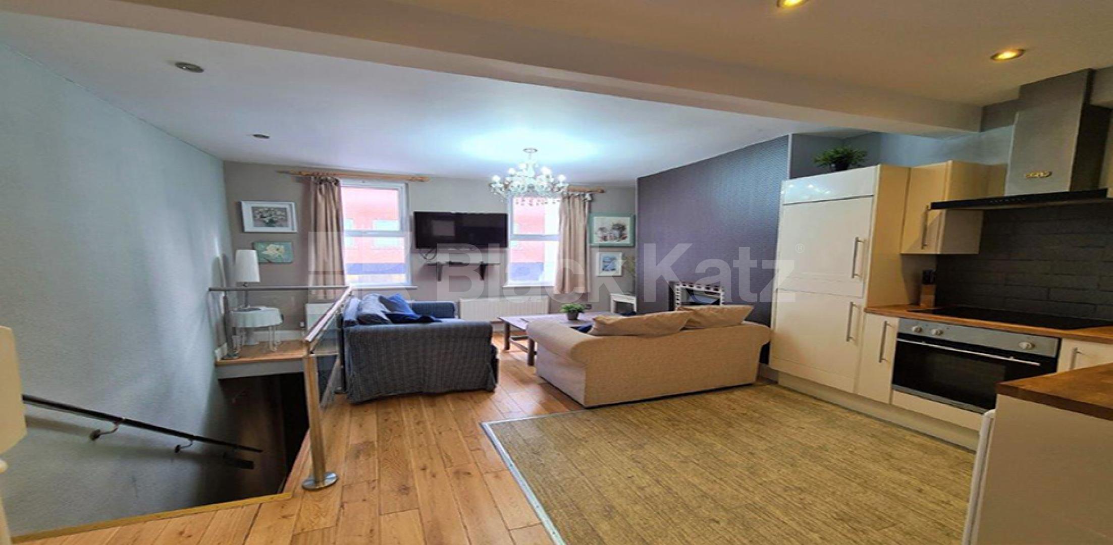 Spacious two bed mins to Camden Tube, Market and Regents Park Inverness Street, Camden