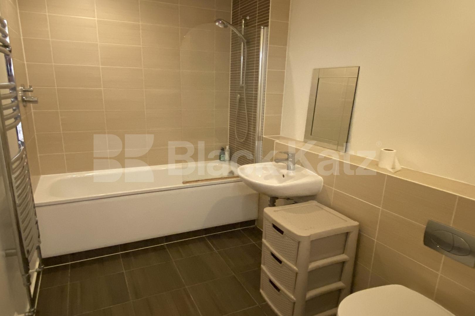 Private development with stunning views of the city  Iona Tower  Ross Way , Limehouse 