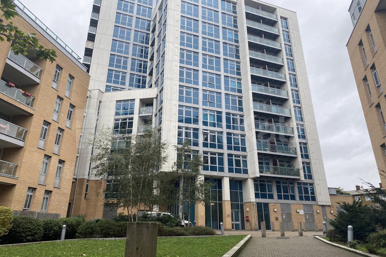 Private development with stunning views of the city  Iona Tower  Ross Way , Limehouse 
