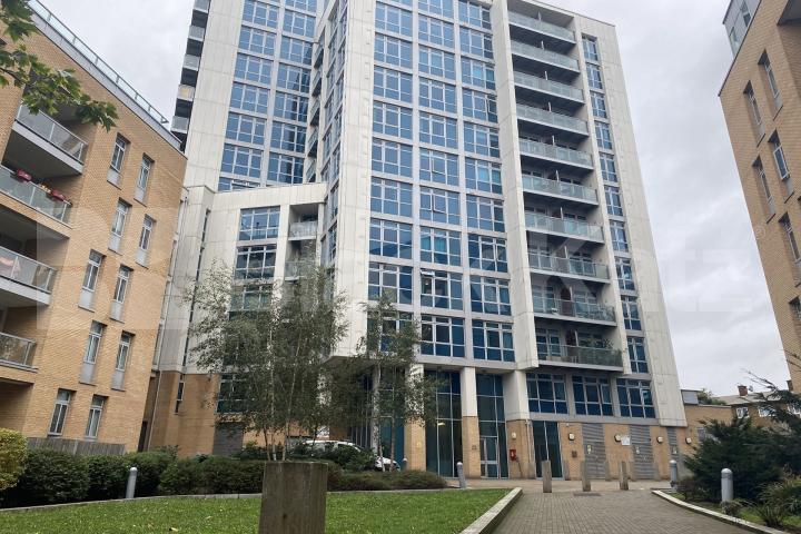 Private development with stunning views of the city  Iona Tower  Ross Way , Limehouse 