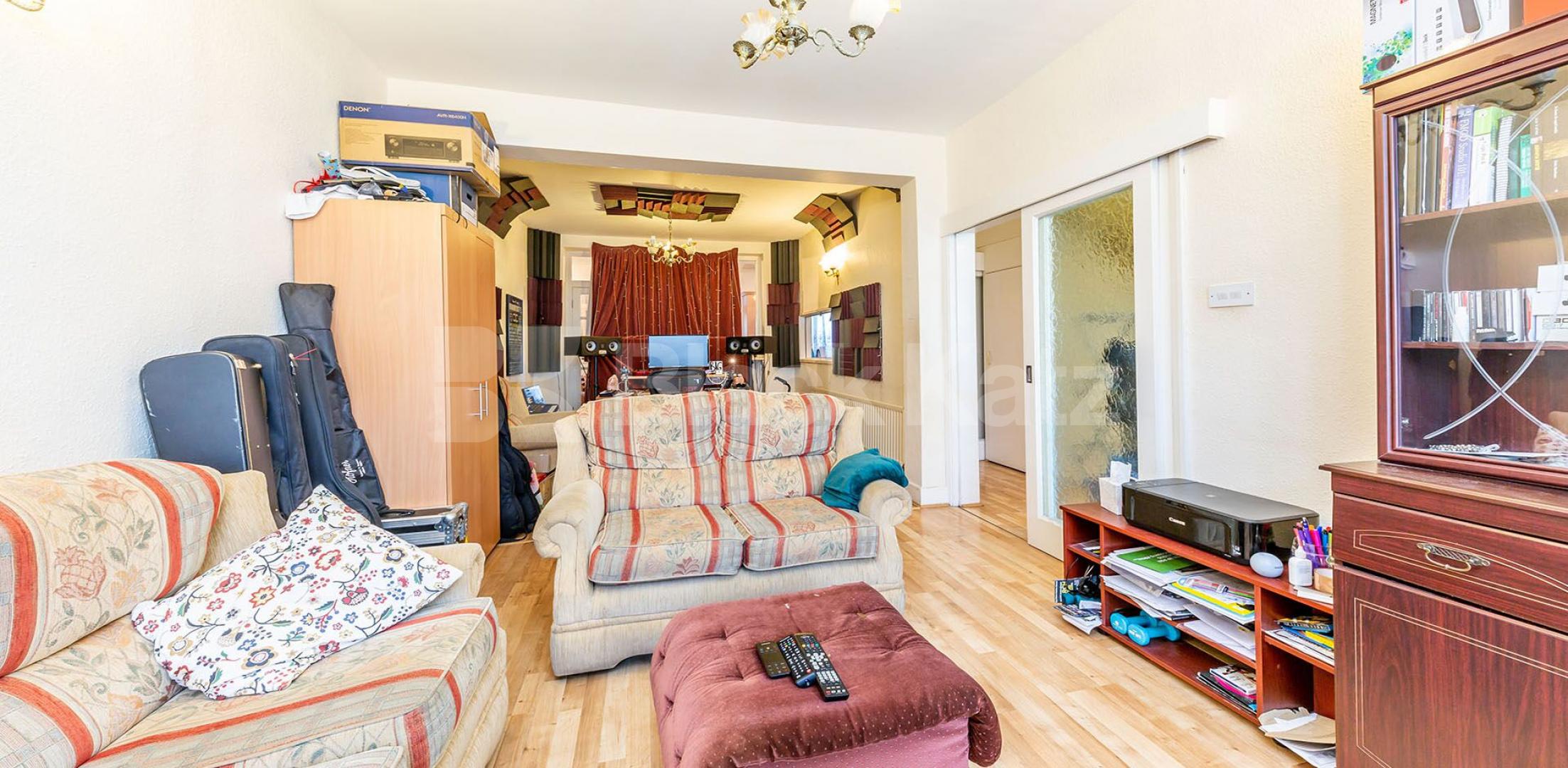 			3 bedroom House, 3 Bedroom, 1 bath, 1 reception House			 Stirling Road, WOOD GREEN