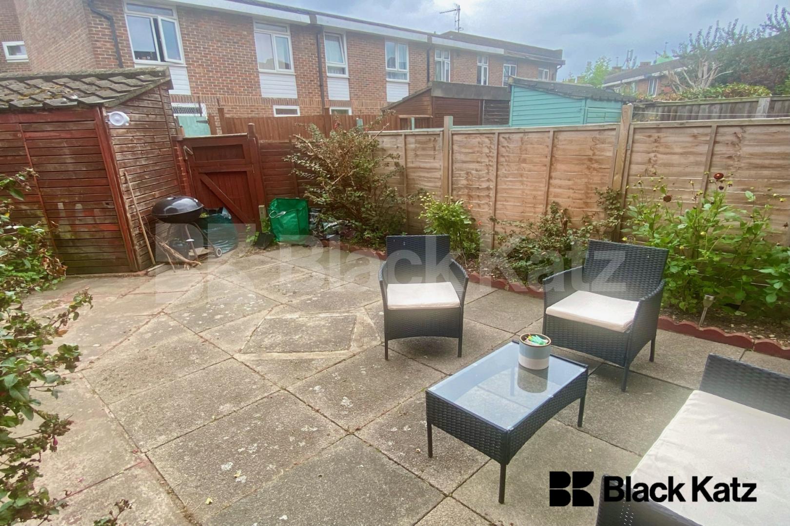 Spacious split level house with parking & charming patio garden Garratt Lane, Earlsfield