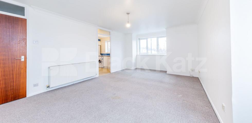 			Off Street Parking, 2 Bedroom, 1 bath, 1 reception Flat			 Caroline Close, MUSWELL HILL