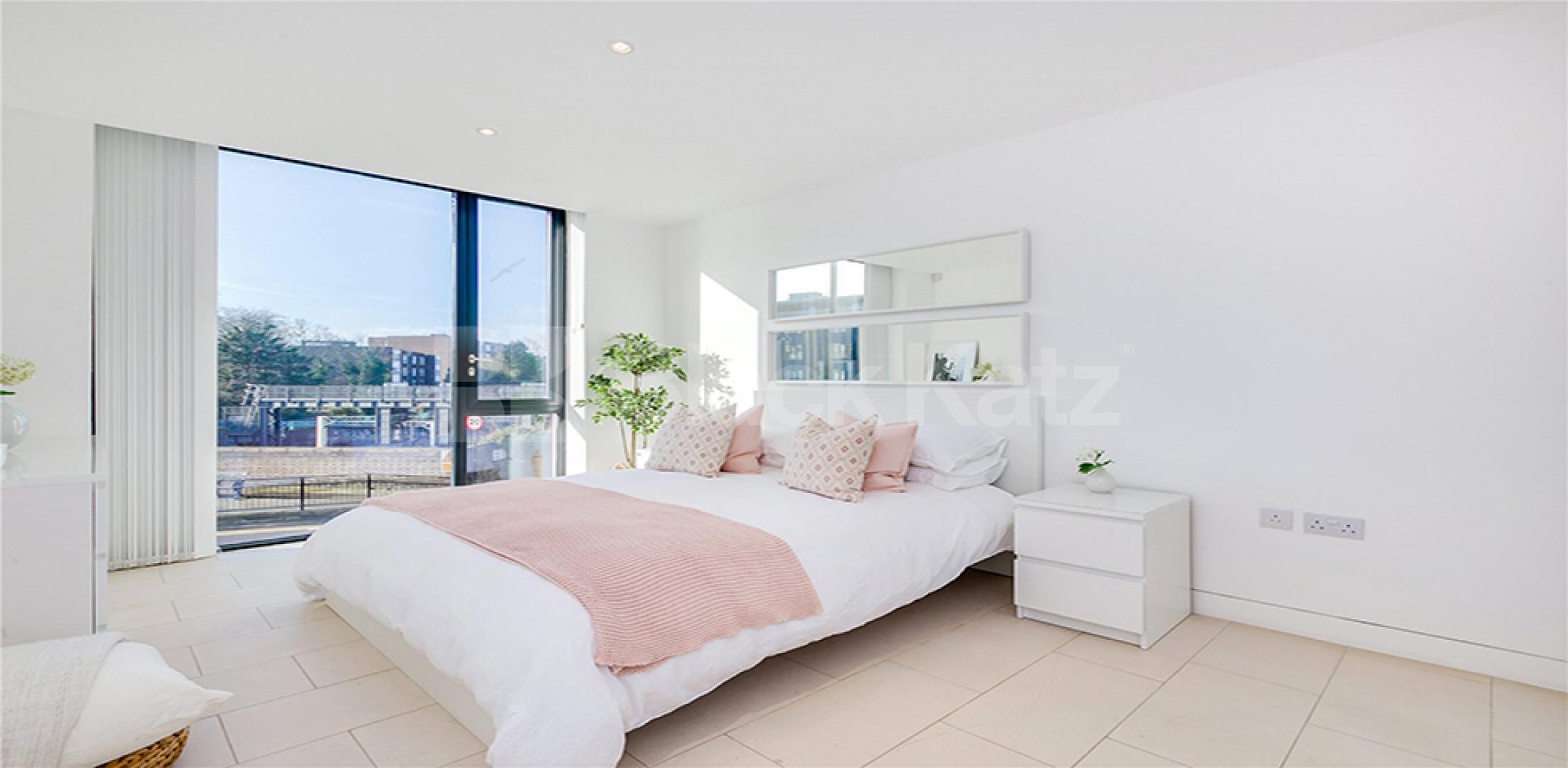 Truly stunning 3 bed 2 bath penthouse by Regents Park and Camden Tube  Oval Road, Regents Park