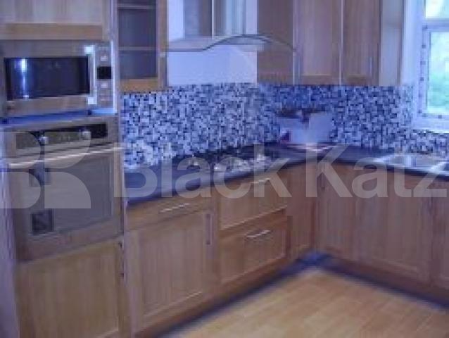 			5 Bedroom, 1 bath, 1 reception Flat			 Jennor Road, STOKE NEWINGTON N16