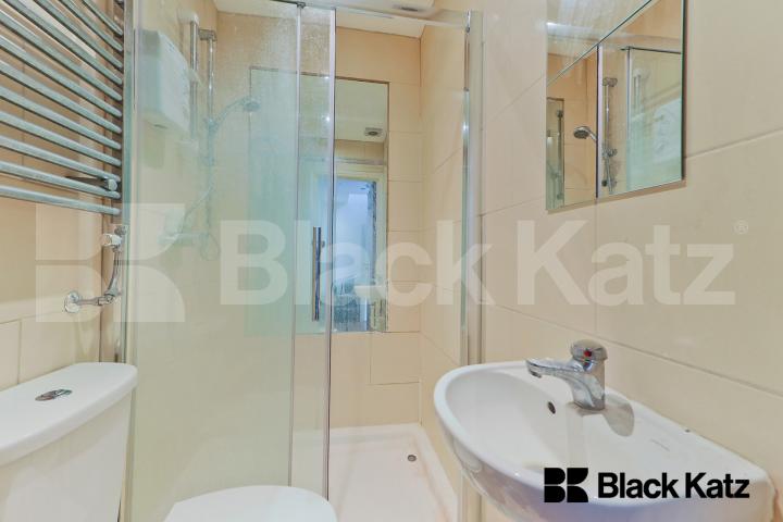 Victorian Conversion arranged over three floors with two bathrooms Stockwell Green, Stockwell