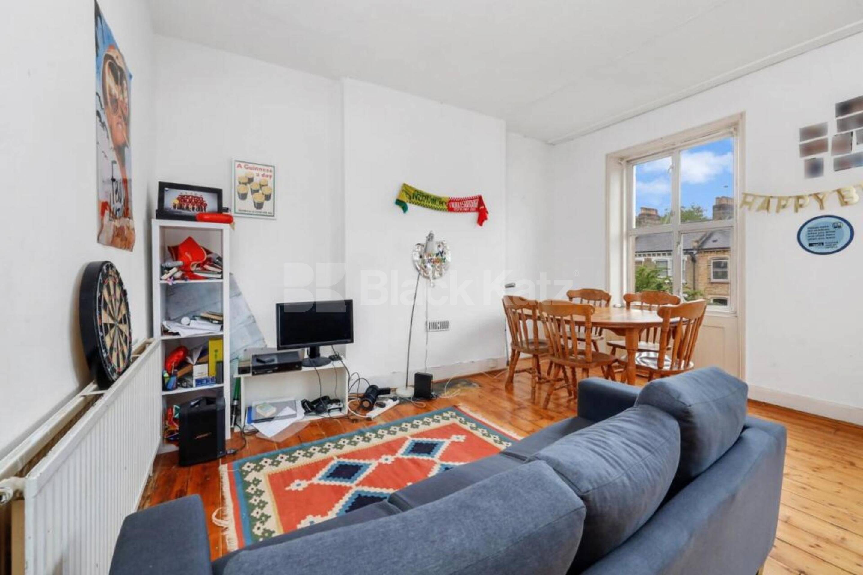 Stylish 3 Bed Apartment with Private Outdoor Space in Tufnell Park Junction Road, Archway N19