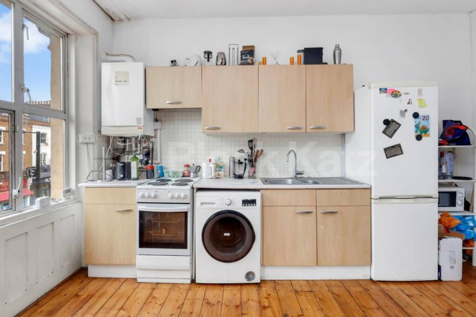 Stylish 3 Bed Apartment with Private Outdoor Space in Tufnell Park Junction Road, Archway