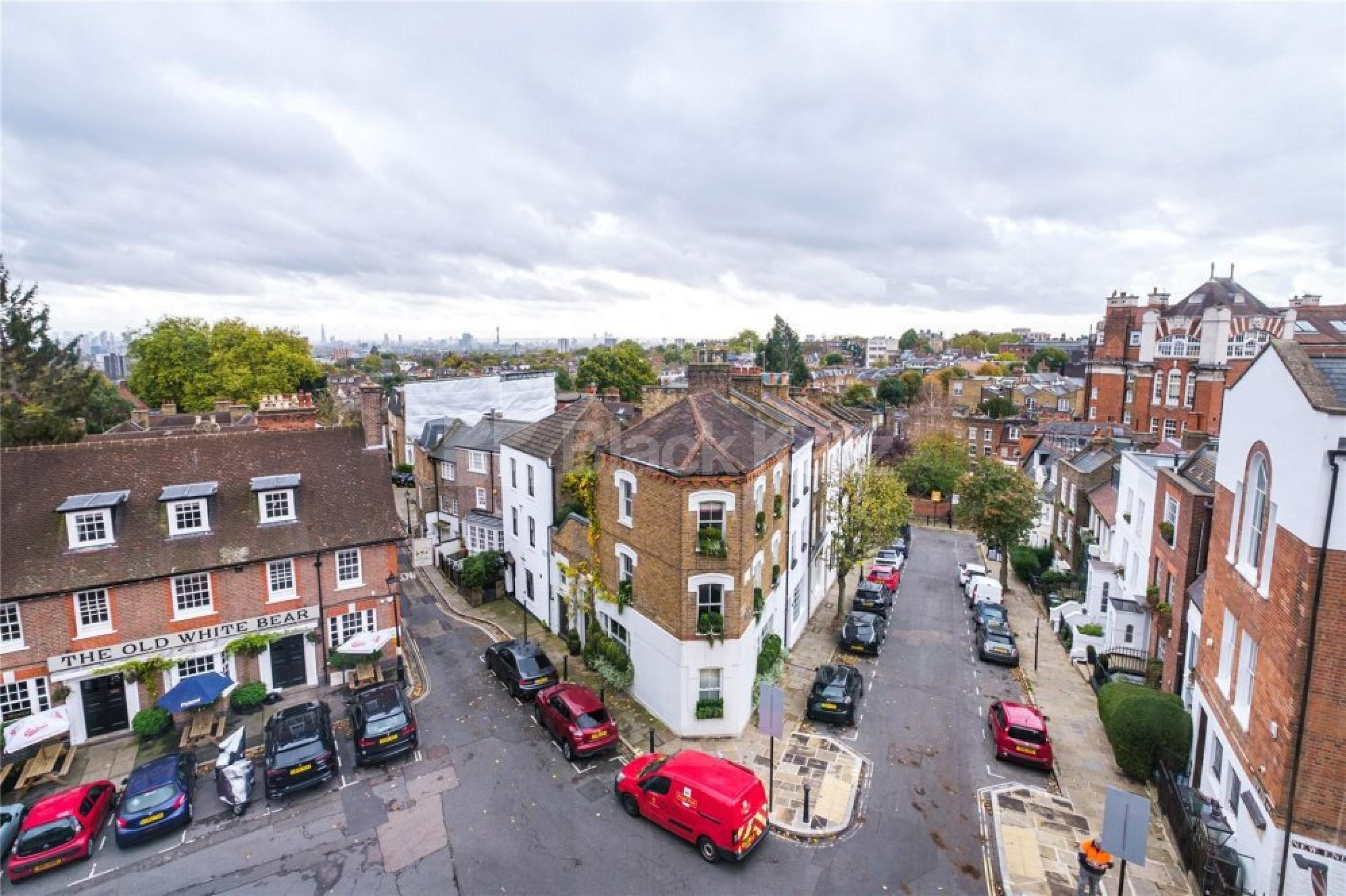 Period conversion, wood floors, modern kitchen, neutral decor minutes to Heath New End Square, Hampstead NW3