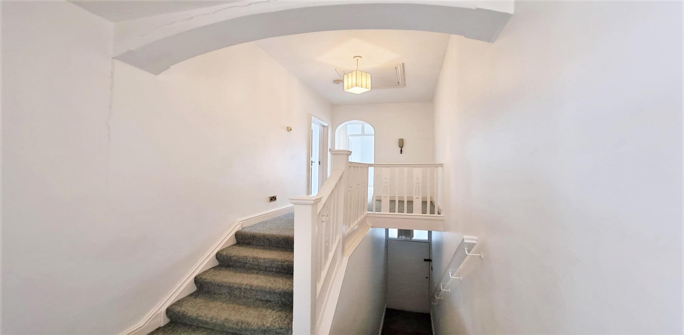 			2 Bedroom, 1 bath, 1 reception Flat			 Caddington Road, CRICKLEWOOD