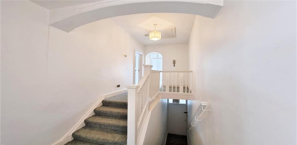 			2 Bedroom, 1 bath, 1 reception Flat			 Caddington Road, CRICKLEWOOD