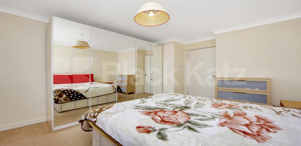 			UNDER OFFER , 1 Bedroom, 1 bath, 1 reception Apartment			 Knights House, Gainsford Street, SE1, Shad Thames