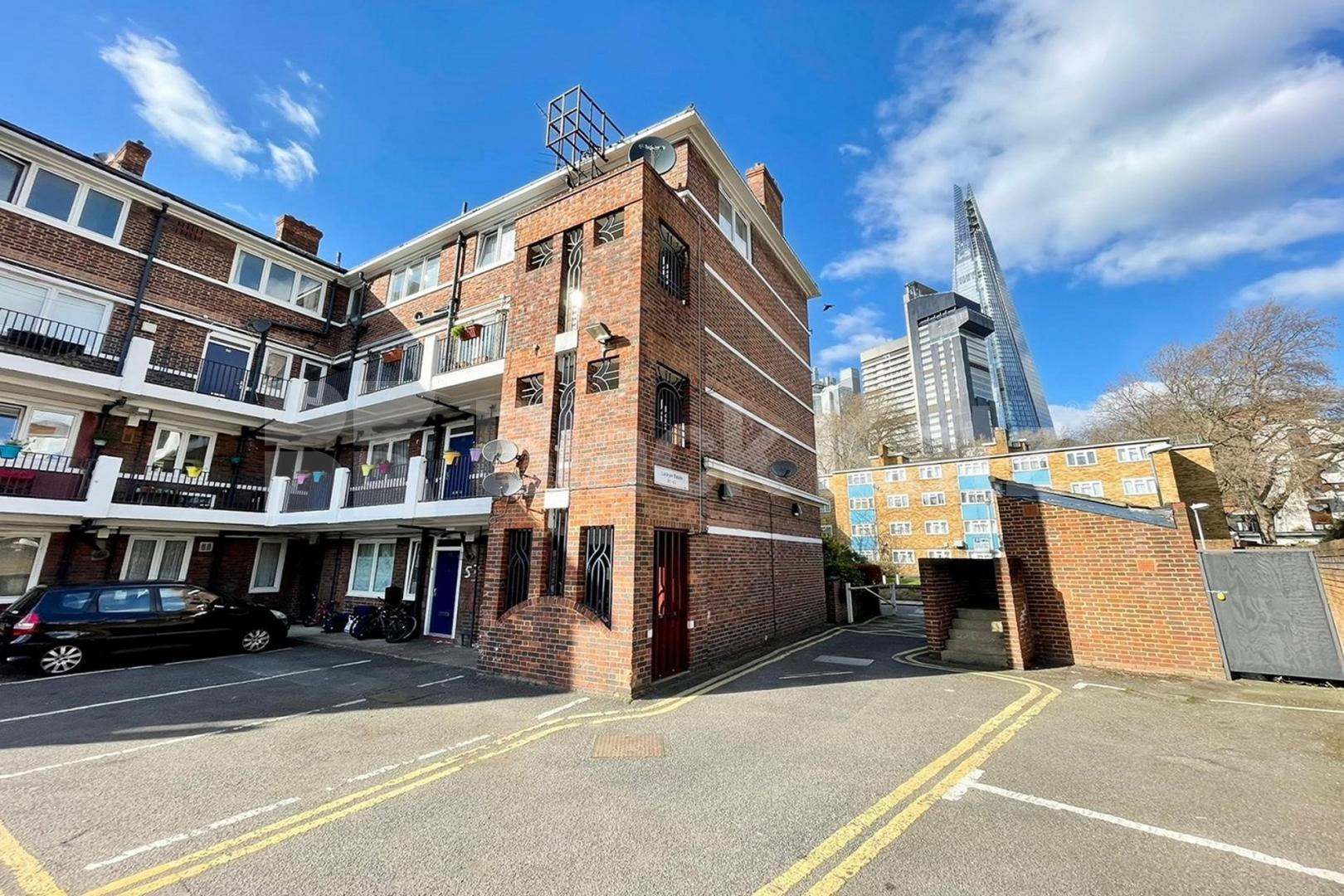 Superbly located duplex apartment moments from The Shard Kipling Street., London Bridge