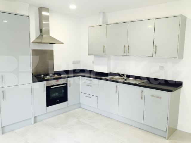 			LET, 3 Bedroom, 1 bath, 1 reception Apartment			 Kingston Road, Wimbledon