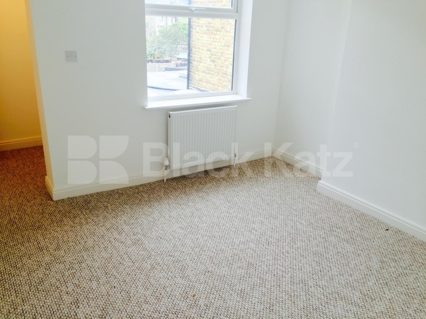 			LET, 3 Bedroom, 1 bath, 1 reception Apartment			 Kingston Road, Wimbledon