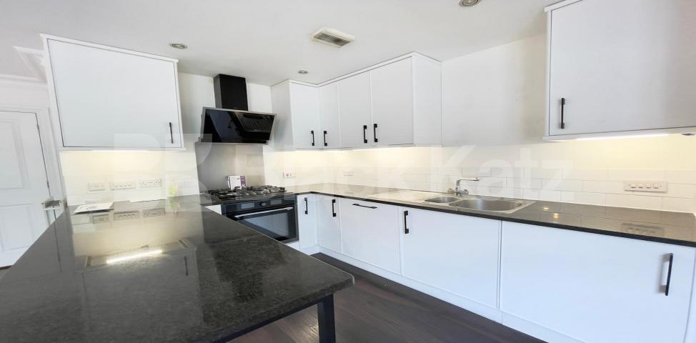 			LET , 1 Bedroom, 1 bath, 1 reception Apartment			 Kittiwake Court - Great Dover Street, Borough 