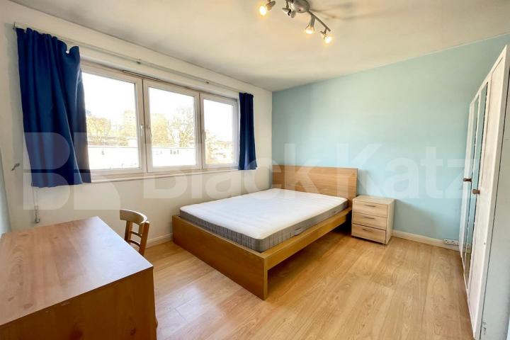 Superbly located duplex apartment moments from The Shard Kipling Street., London Bridge