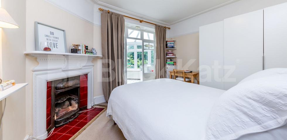 			Studio Apartment, 1 bath, 1 reception Studio			 Avenue Road, CROUCH END
