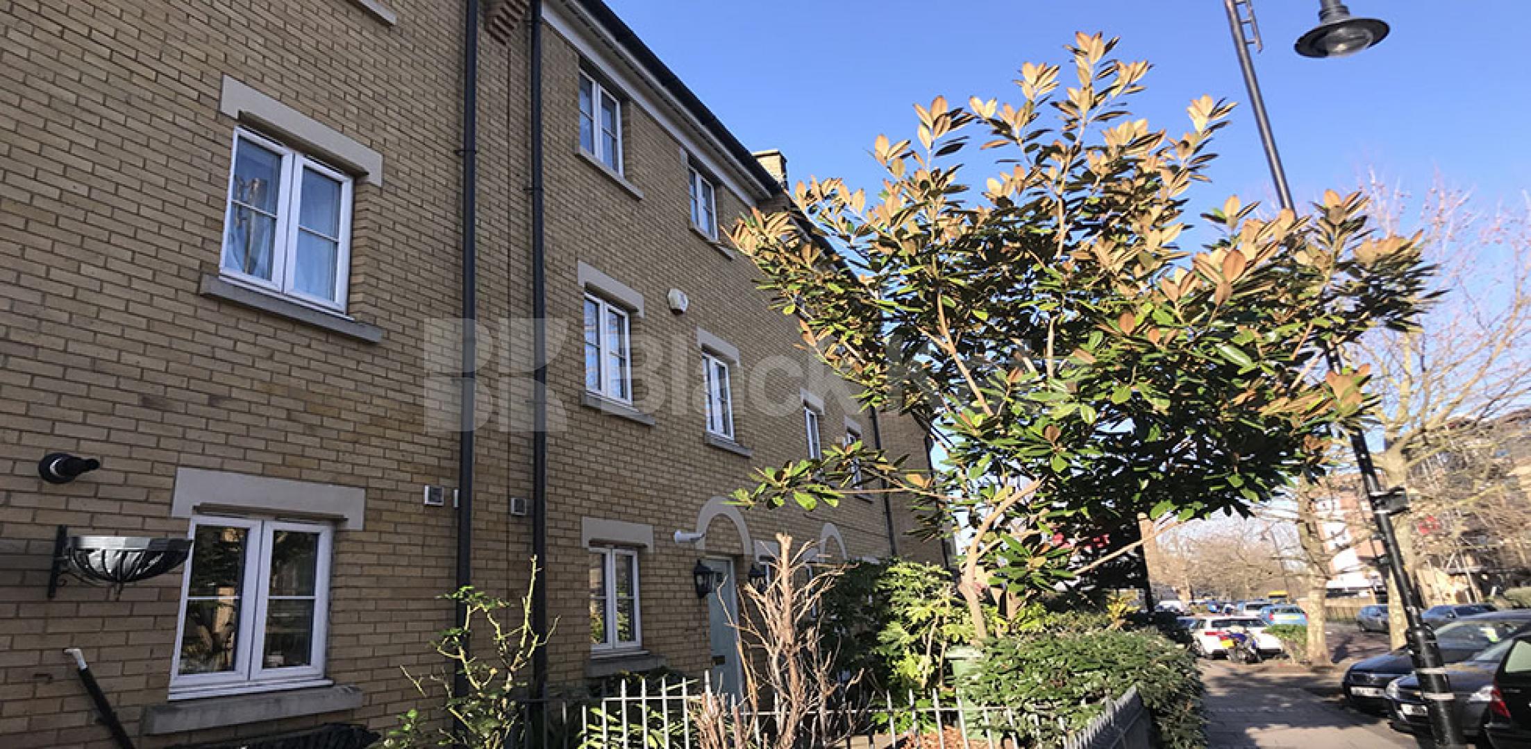 			LET, 4 Bedroom, 3 bath, 2 reception House			 Kelly Avenue, Peckham Rye