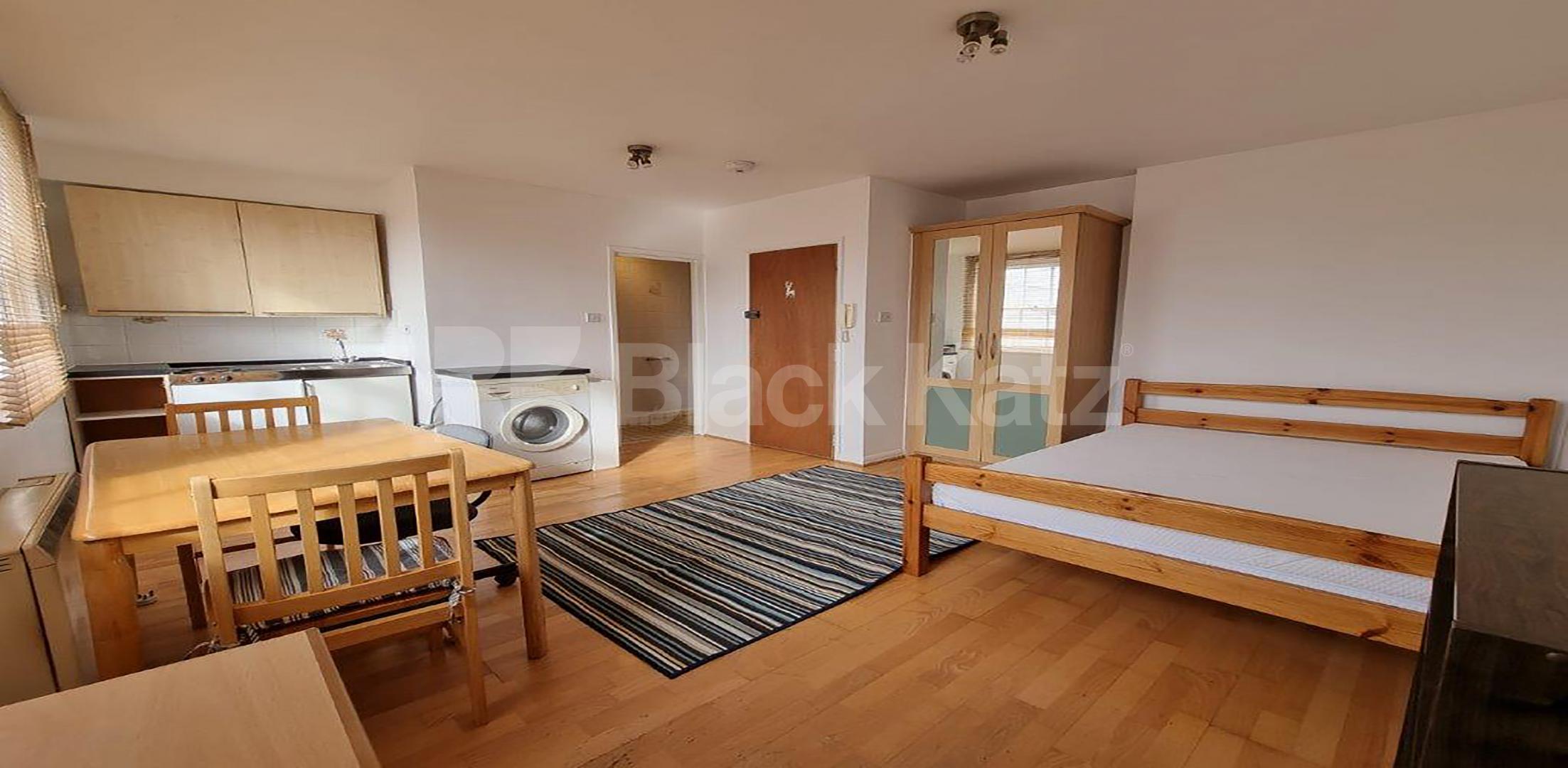 			Studio Apartment, 1 bath, 0 reception Studio			 Kentish Town Road , Kentish Town