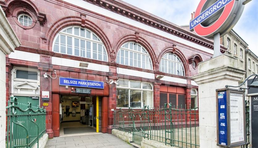 Modern studio with wood floors modern kitchen mins to tube & heath Haverstock Hill, Belsize Park