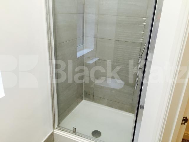 			LET, 3 Bedroom, 1 bath, 1 reception Apartment			 Kingston Road, Wimbledon