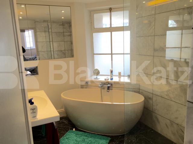 			NEW INSTRUCTION , 2 Bedroom, 1 bath, 1 reception Apartment			 King James Street , Southwark