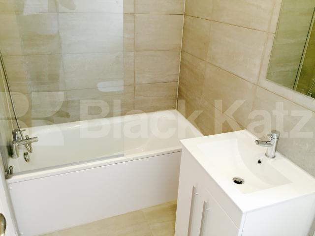 			LET, 3 Bedroom, 1 bath, 1 reception Apartment			 Kingston Road, Wimbledon