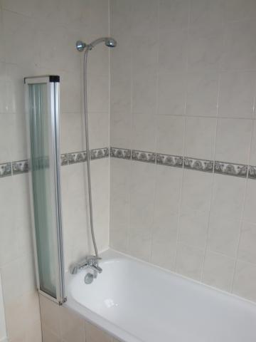 			SPACIOUS/NEWLY DECORATED, 2 Bedroom, 1 bath, 1 reception Flat			 Kings Gardens, WEST HAMPSTEAD