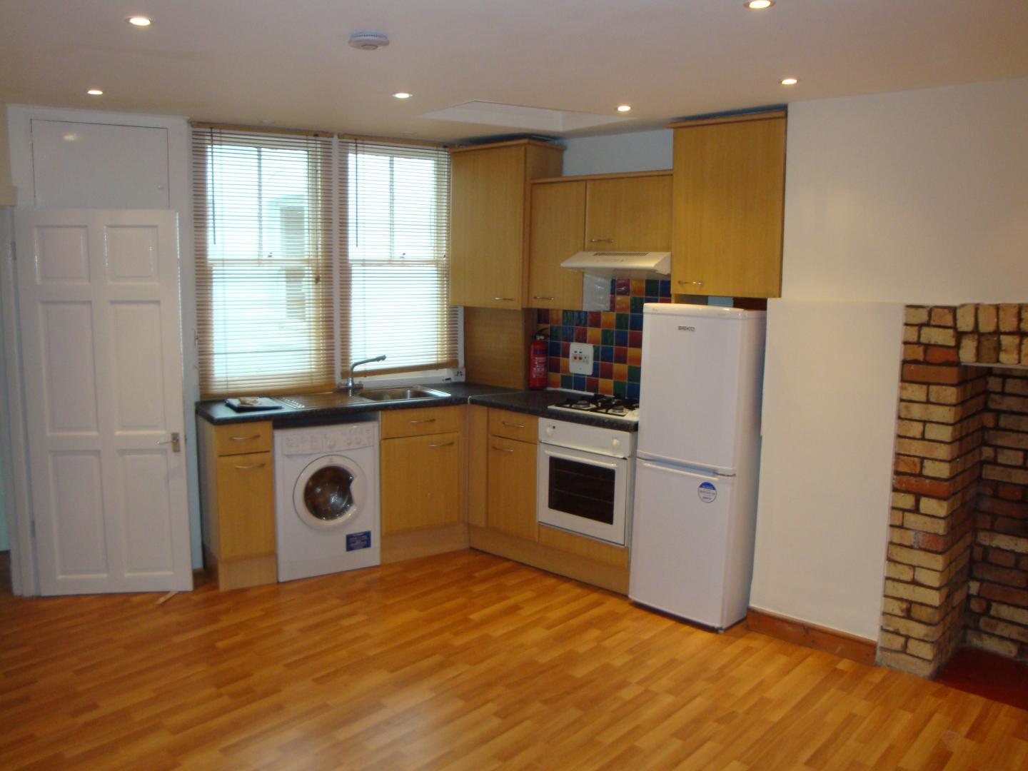 			SPACIOUS/NEWLY DECORATED, 2 Bedroom, 1 bath, 1 reception Flat			 Kings Gardens, WEST HAMPSTEAD