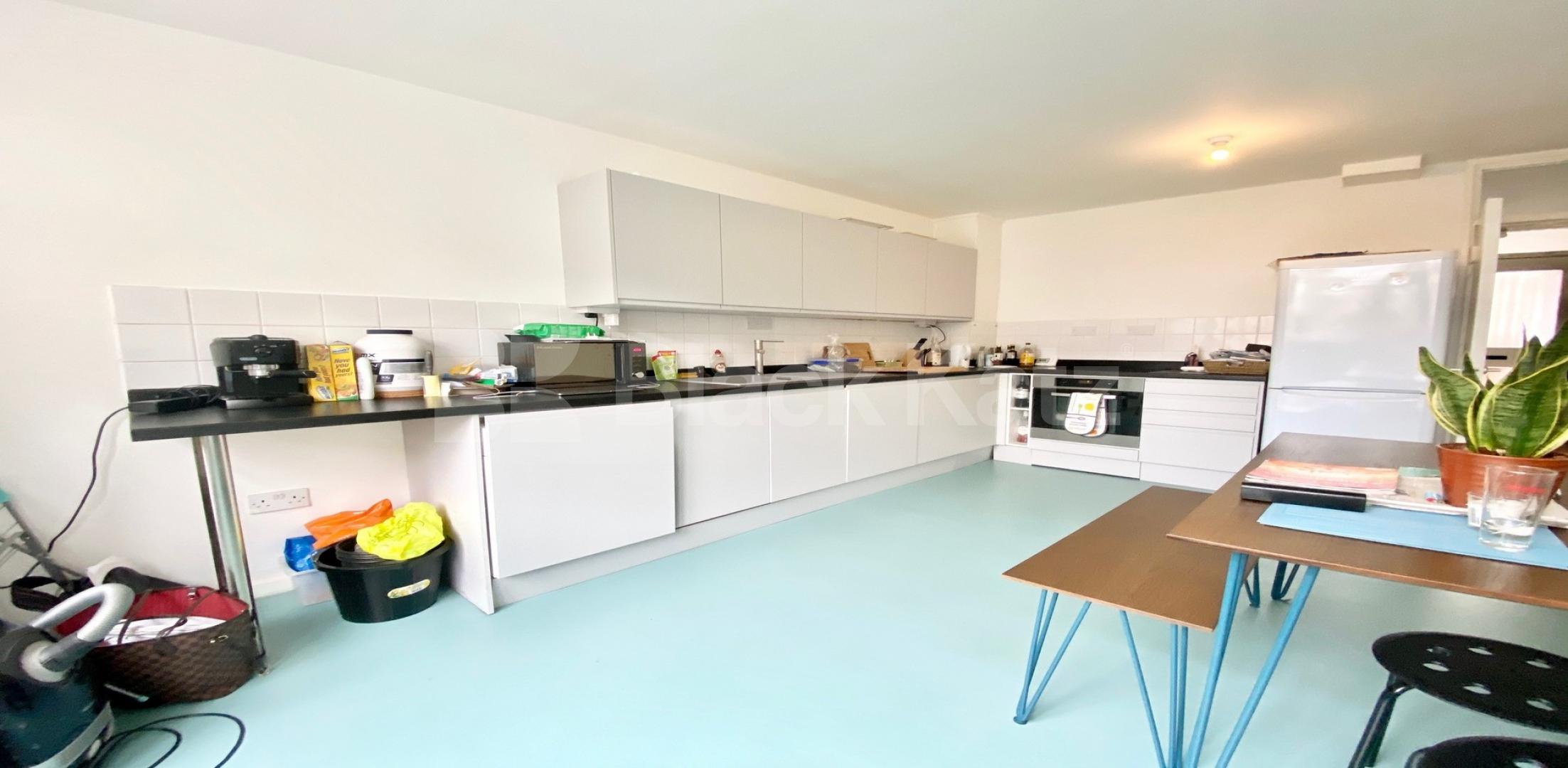 			PERFECT FOR 4 SHARERS!, 4 Bedroom, 1 bath, 1 reception House			 KINGSLAND ROAD, DALSTON-HAGGERSTON-SHOREDITCH