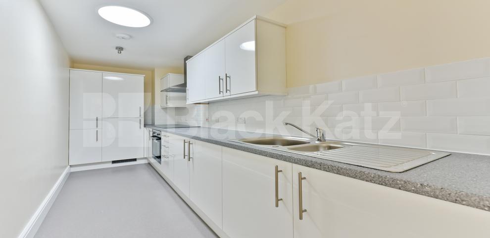 			NEW INSTRUCTION, 2 Bedroom, 1 bath, 1 reception Penthouse			 Metro Apartments Lewisham High Street , Lewisham 