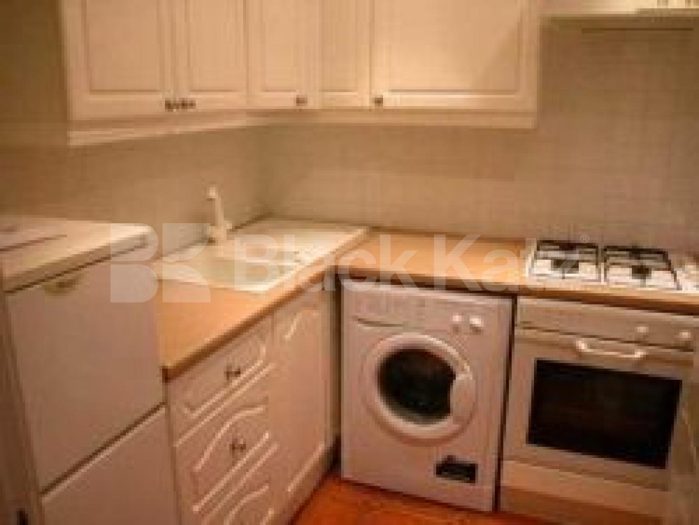 			LET!, 1 Bedroom, 1 bath, 1 reception Flat			 Edgecot Grove, SEVEN SISTERS