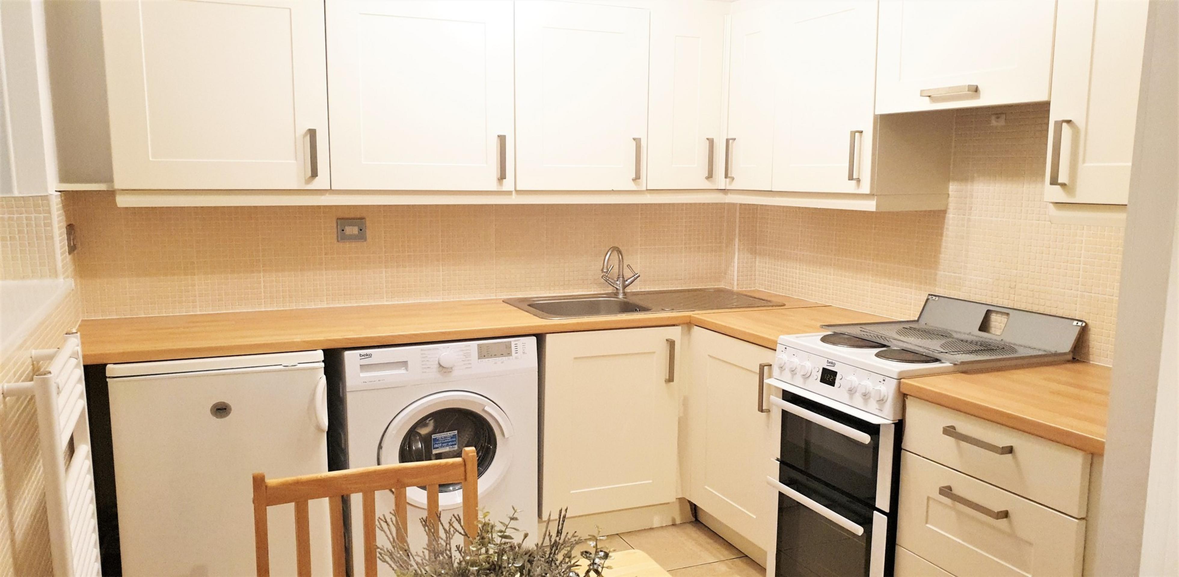			Studio Apartment, 1 bath, 1 reception Apartment			 Christchurch Avenue, KILBURN NW6