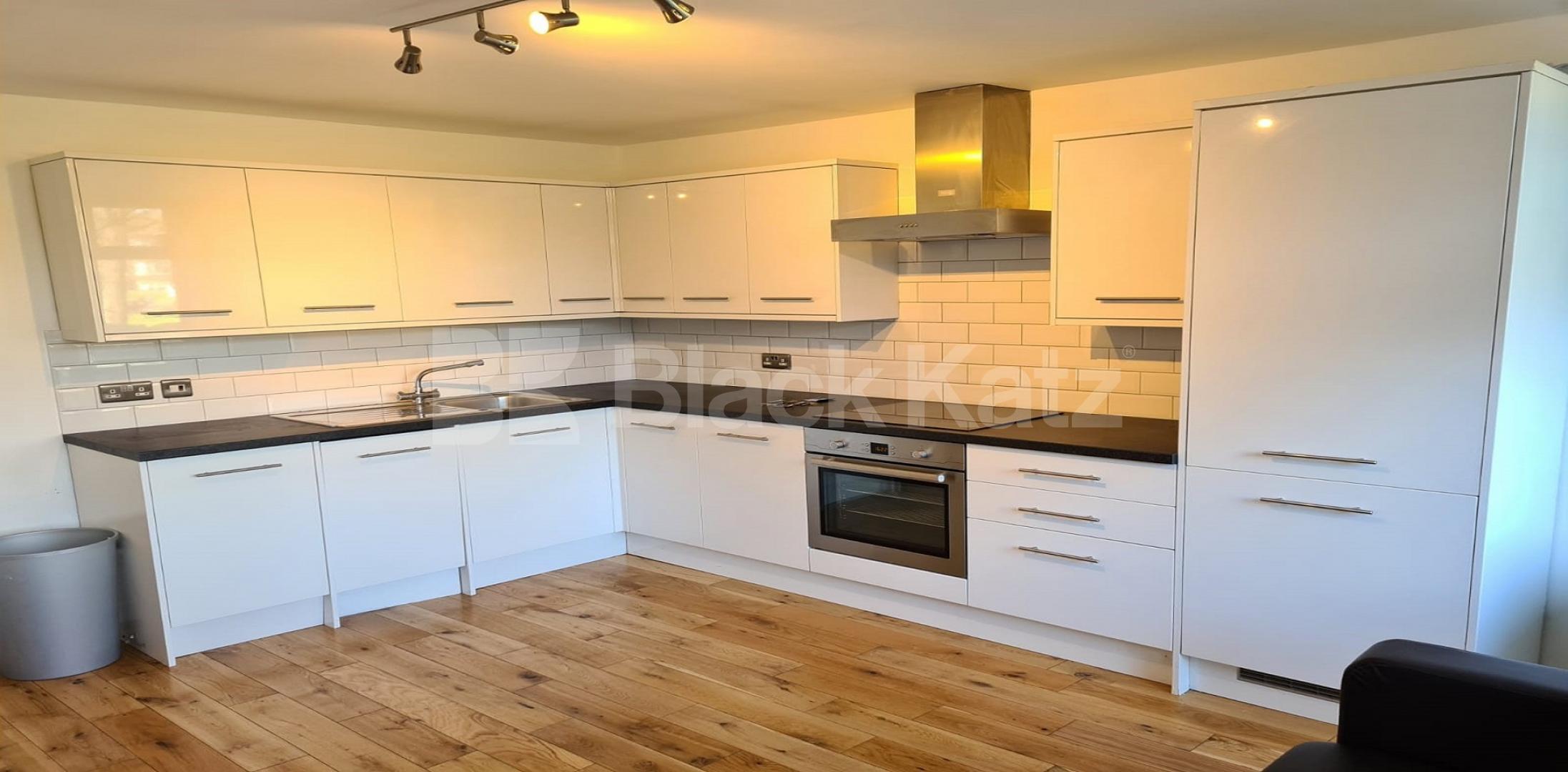Sophisticated and inviting 4 Bedroom, Furnished Apartment in Carey Gardens SW8
