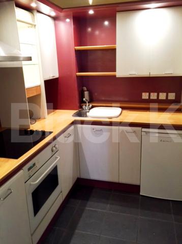 			LET, 2 Bedroom, 1 bath, 1 reception Apartment			 Edward Square, Rotherhithe Street, Canada Water