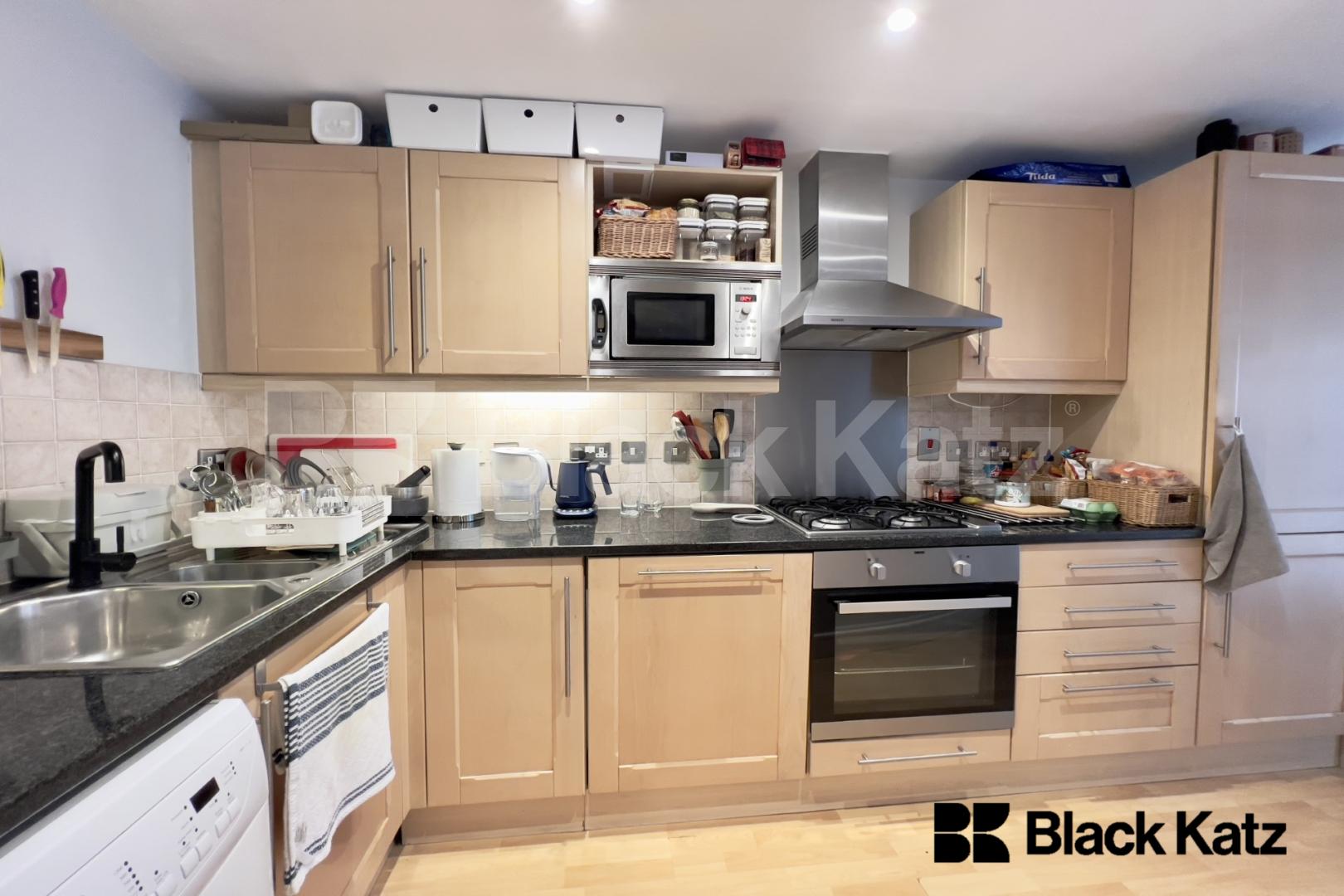 Duplex one bedroomed apartment which Includes Residents Parking & Water Rates Florin Court. Tanner Street, London Bridge 