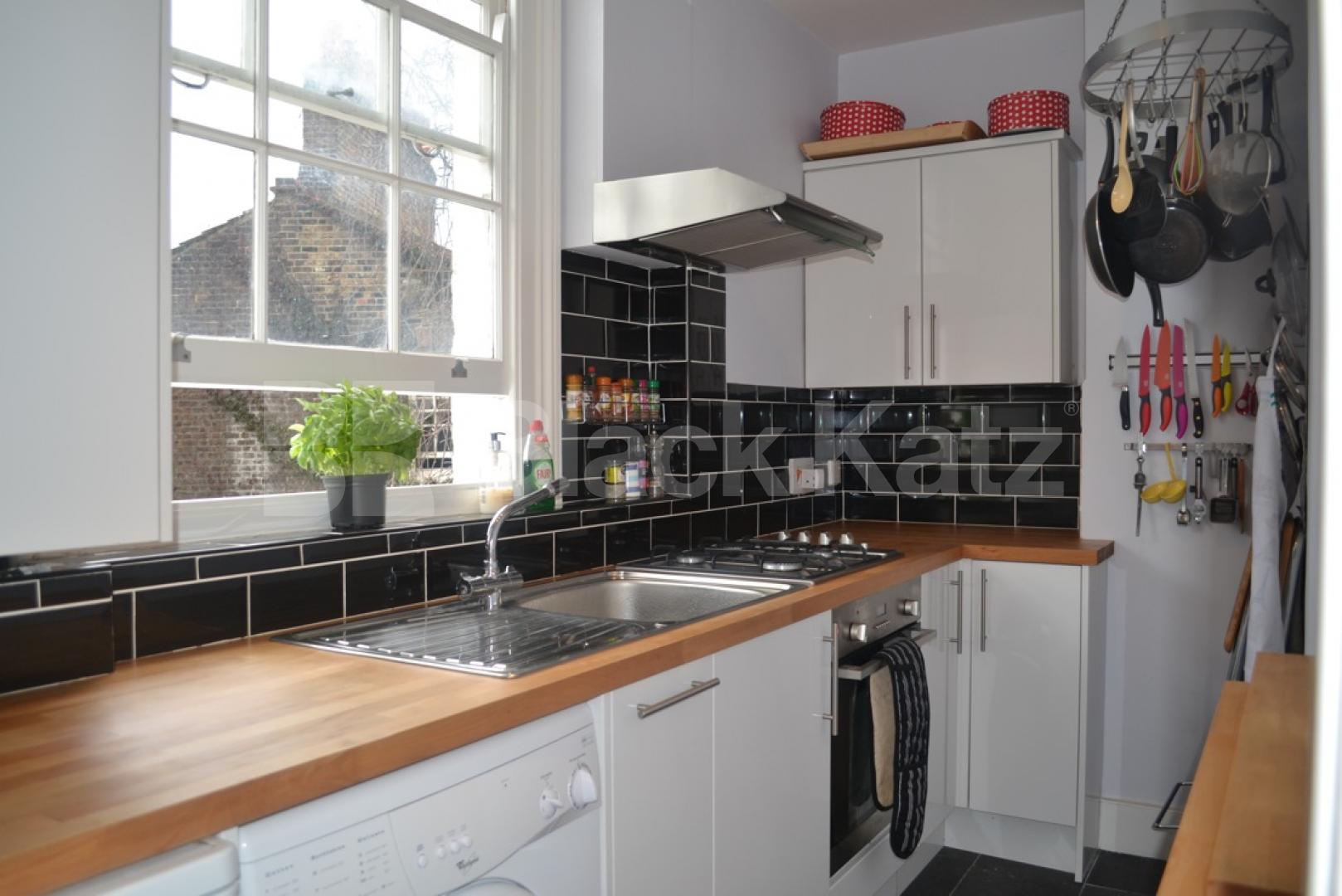 			NEW INSTRUCTION!, 1 Bedroom, 1 bath, 1 reception Flat			 Kentish Town Road, KENTISH TOWN/CAMDEN