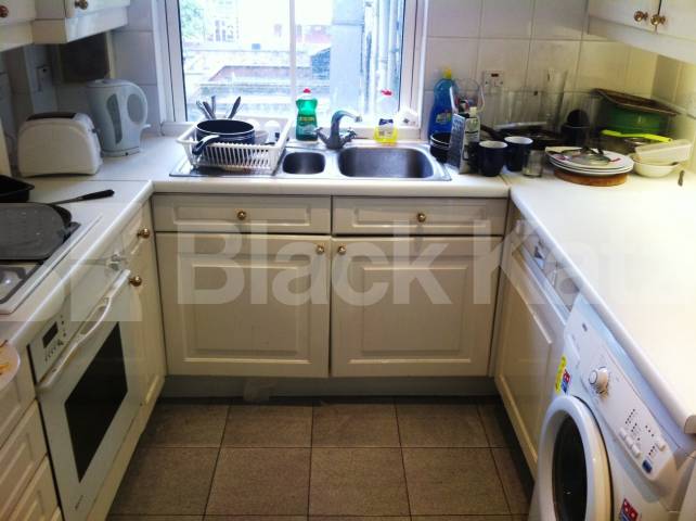 			IDEAL FOR 3 SHARERS!, 2 Bedroom, 1 bath, 1 reception Flat			 York Way, Caledonian Road