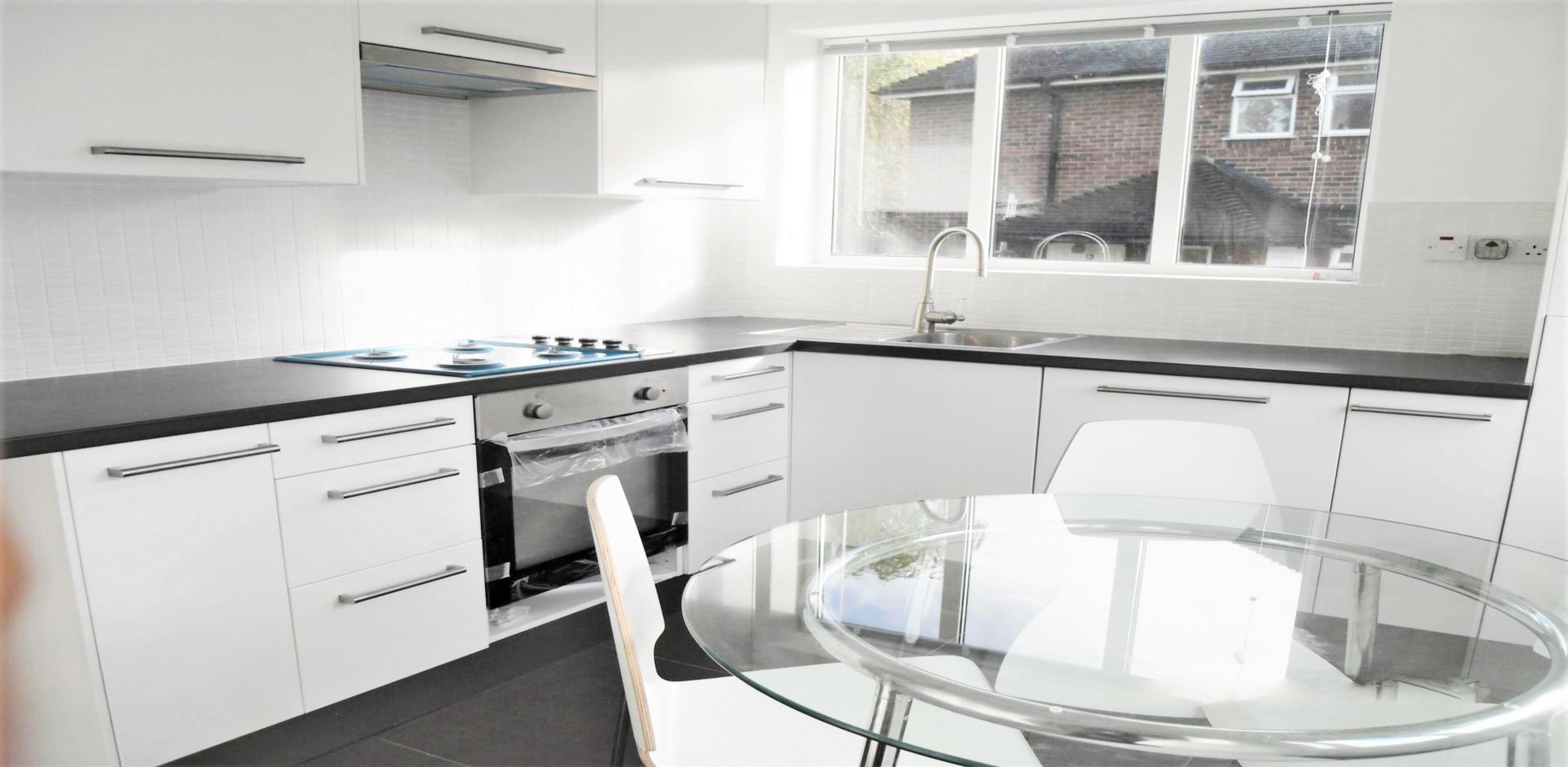 			2 Bedroom, 1 bath, 1 reception Flat			 Sterling Avenue, EDGWARE HA8