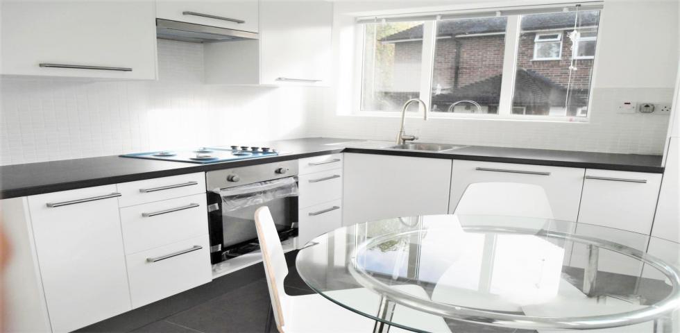 			2 Bedroom, 1 bath, 1 reception Flat			 Sterling Avenue, EDGWARE
