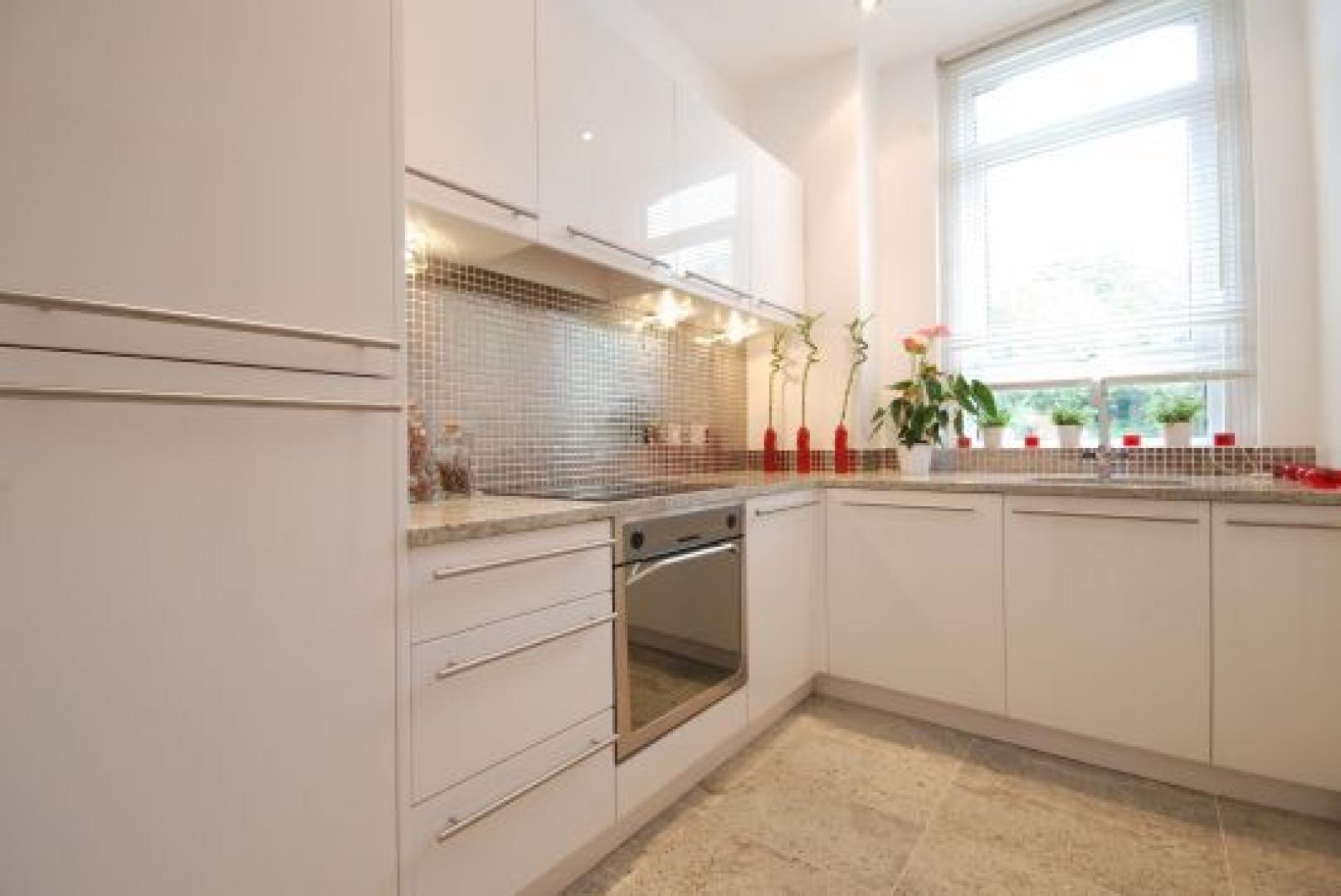 			3 Bedroom, 1 bath, 1 reception Flat			 Finchley Road, FINCHLEY ROAD/HAMPSTEAD