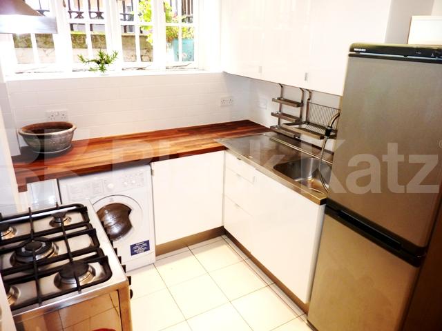 			NEW INSTRUCTION! GREAT LOCATION!!!, 2 Bedroom, 1 bath, 1 reception Flat			 Marshall street, Soho / Piccadilly