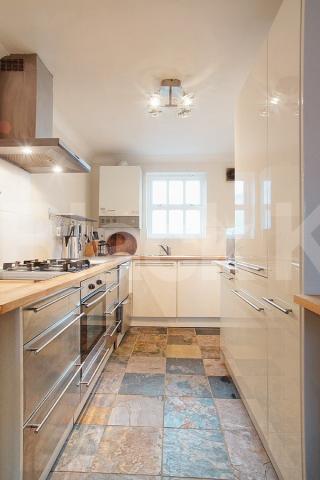 			NEW INSTRUCTION, 3 Bedroom, 1 bath, 1 reception Mews House			 Heritage Court, Trundleys Road , Surrey Quays