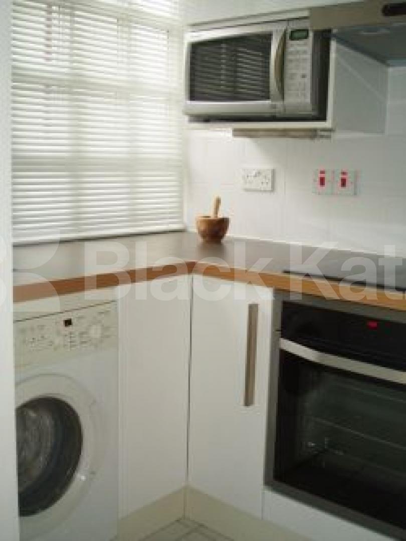 			Wondeful apartment in this landmark listed building. Inclusive of Heating!, 3 Bedroom, 1 bath, 1 reception Serviced Apartments			 Highpoint, North Hill, HIGHGATE